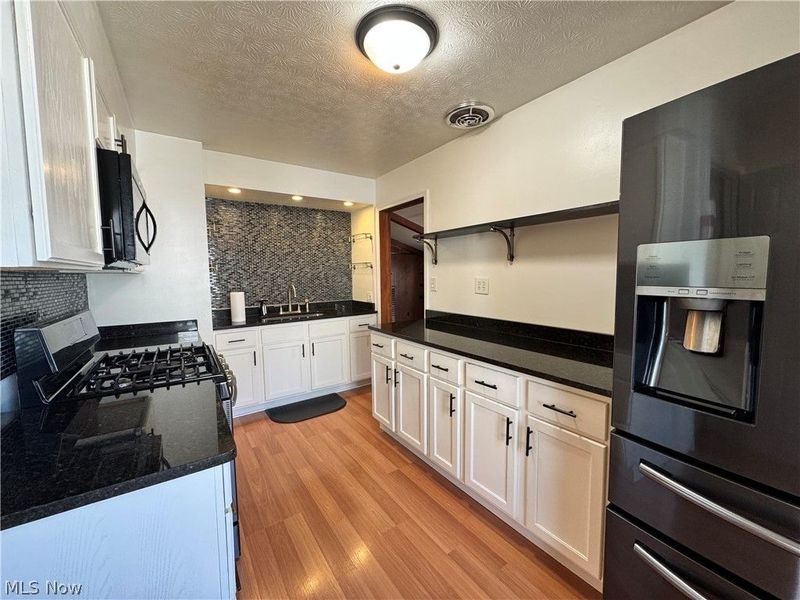 1905 Monticello Avenue NW, Warren, OH 44485 Photo 6