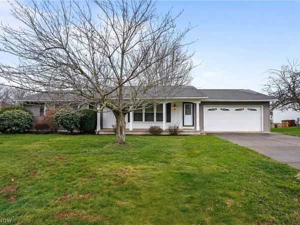 11105 Titus Avenue NW, Uniontown, OH 44685