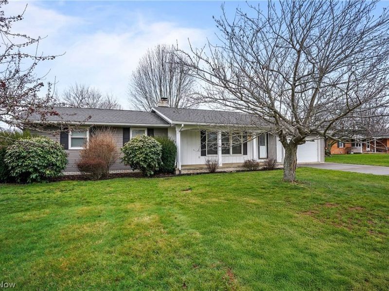 11105 Titus Avenue NW, Uniontown, OH 44685 Photo 2