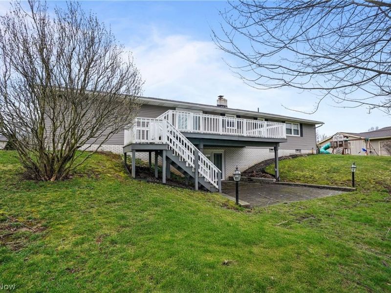 11105 Titus Avenue NW, Uniontown, OH 44685 Photo 5