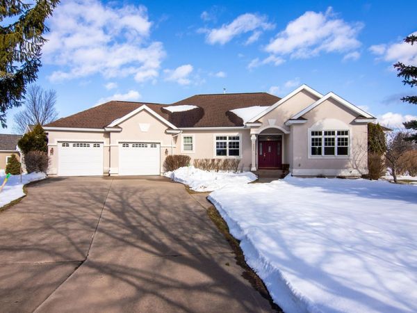 5002 Arrowhead Circle, Williamsburg, MI 49690