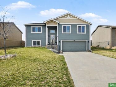13806 S 44th Street , Bellevue, NE 68123