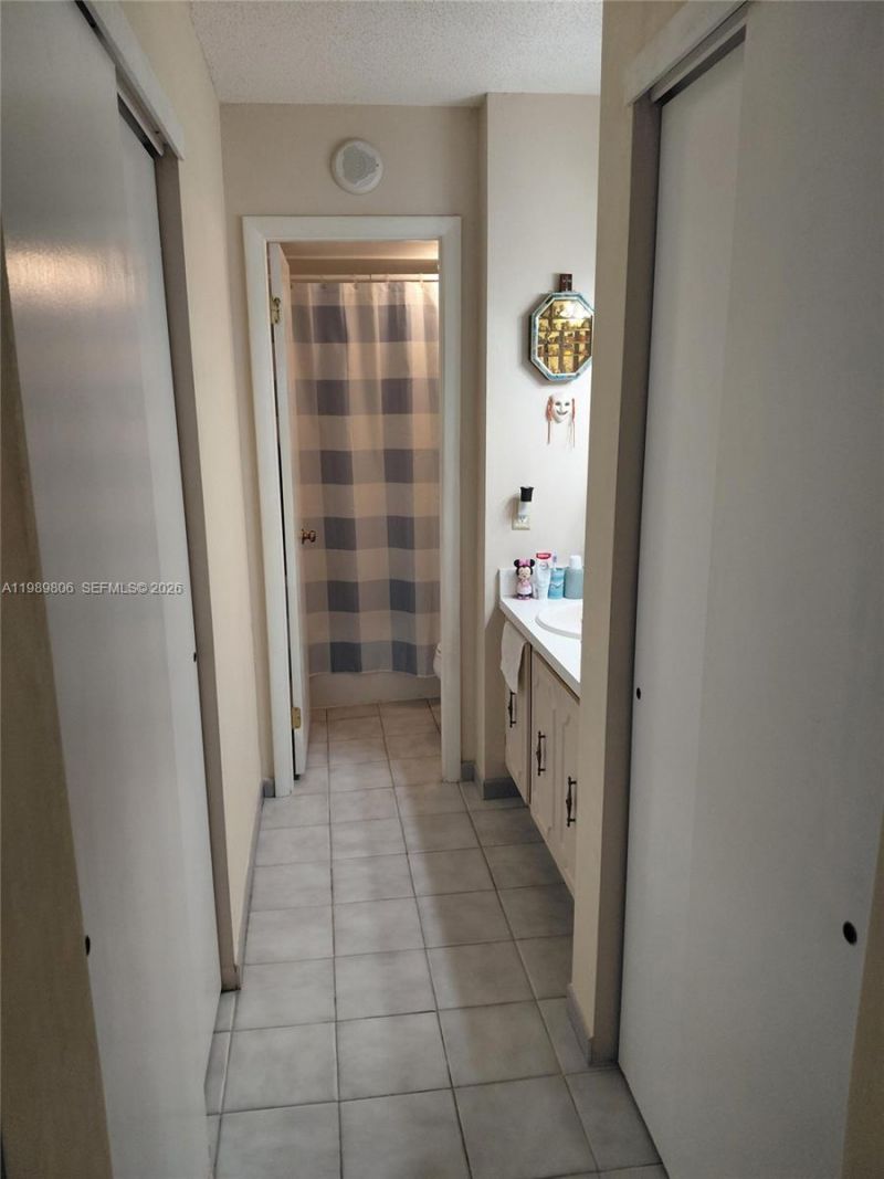 3113 S Ocean Dr , Unit 504, Hallandale Beach, FL 33009 Photo