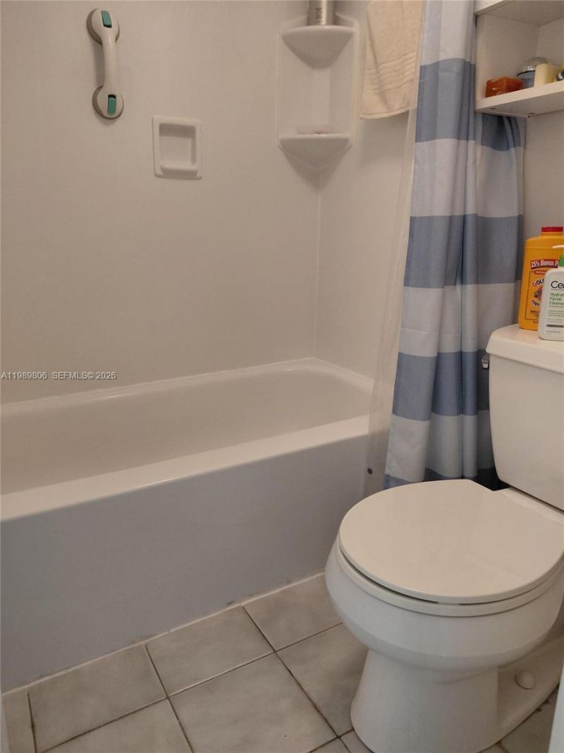 3113 S Ocean Dr , Unit 504, Hallandale Beach, FL 33009 Photo