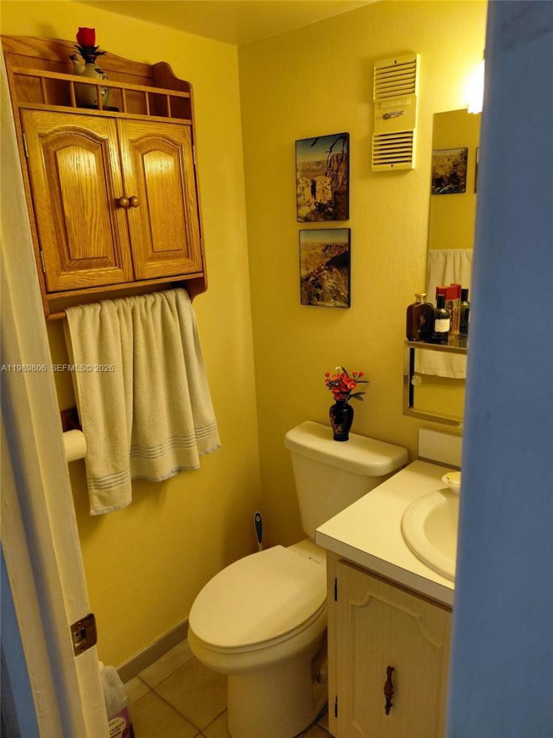 3113 S Ocean Dr , Unit 504, Hallandale Beach, FL 33009 Photo