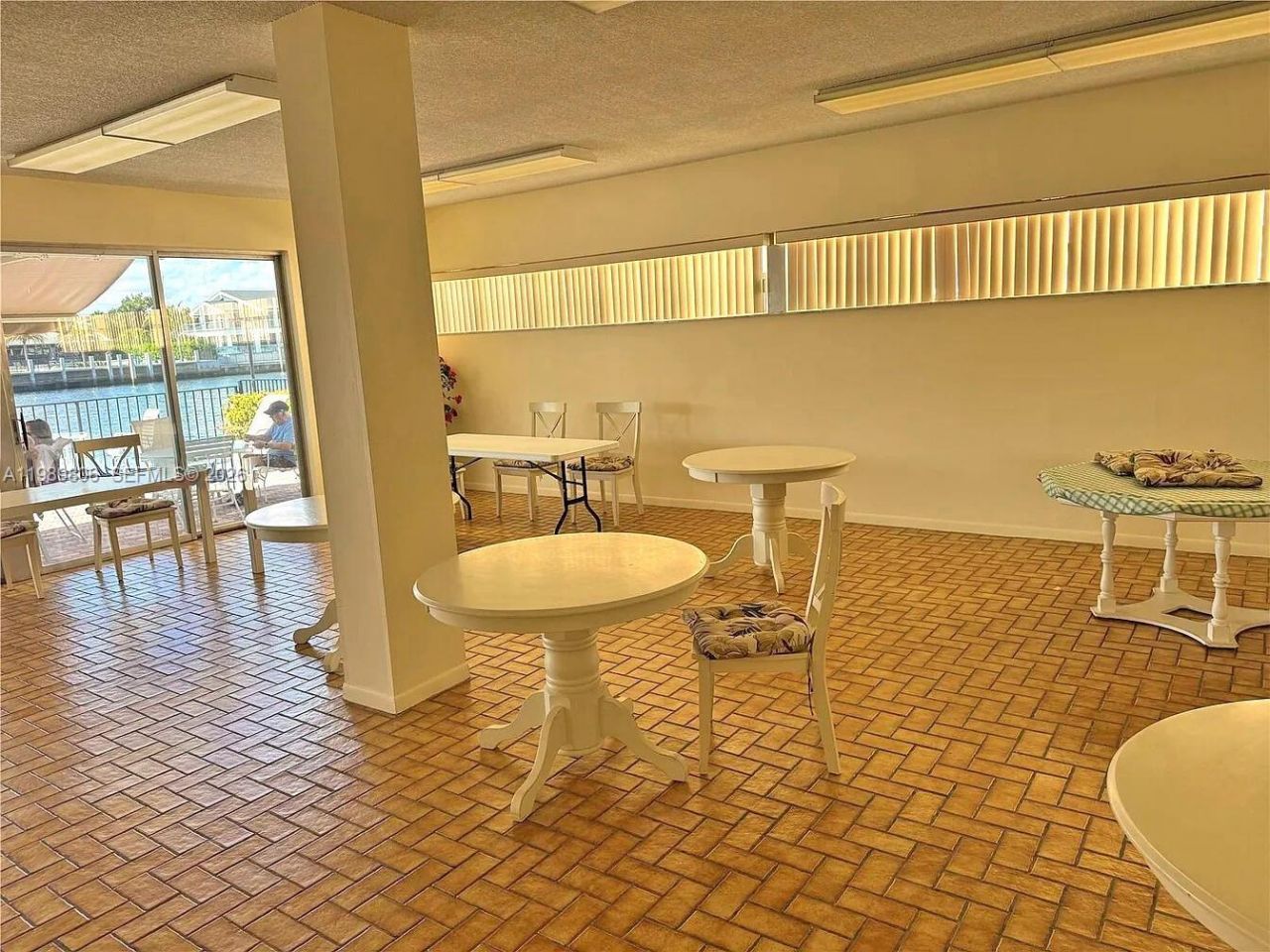 3113 S Ocean Dr , Unit 504, Hallandale Beach, FL 33009 Photo