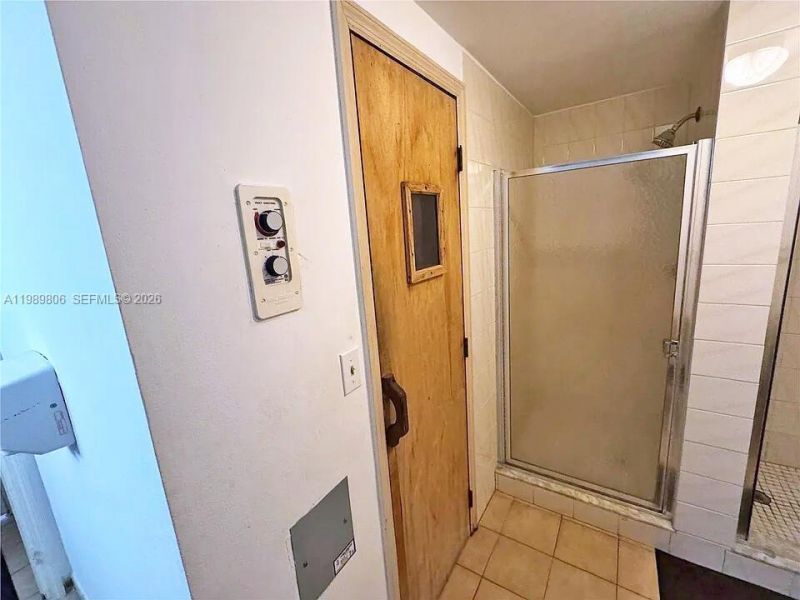 3113 S Ocean Dr , Unit 504, Hallandale Beach, FL 33009 Photo