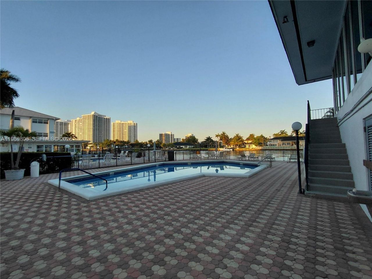 3113 S Ocean Dr , Unit 504, Hallandale Beach, FL 33009 Photo