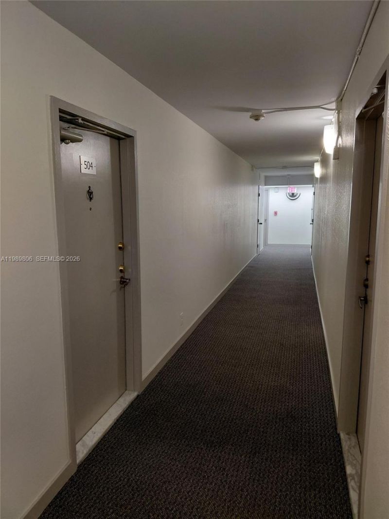 3113 S Ocean Dr , Unit 504, Hallandale Beach, FL 33009 Photo