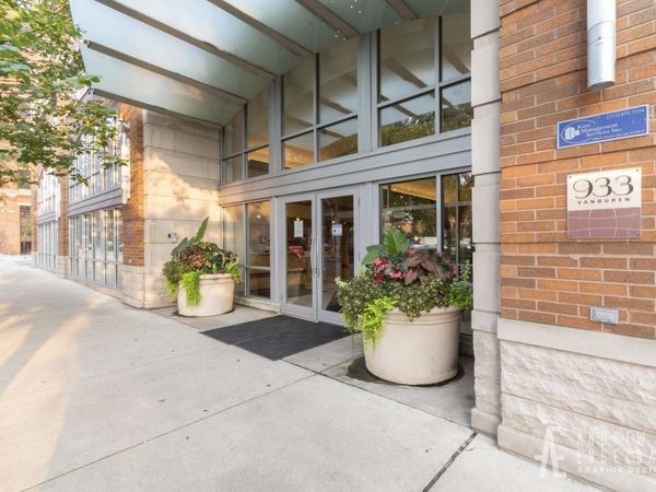 933 W Van Buren Street , Unit 321, Chicago, IL 60607