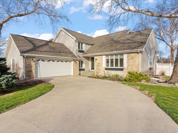 2501 Cherry Hills Drive , Champaign, IL 61822