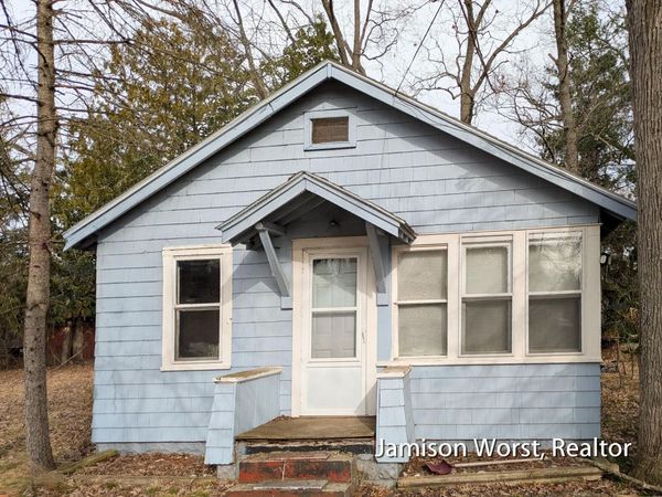 48 S Kenwood Street, Muskegon, MI 49442