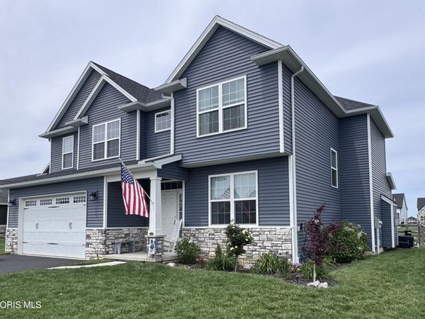 104 Brunswick Court, Perrysburg, OH 43551