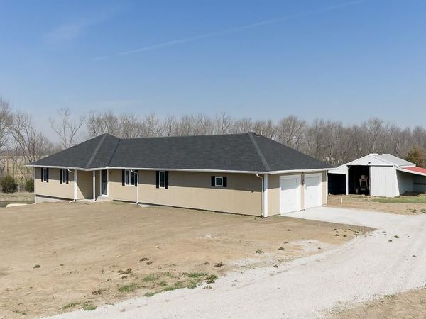 18846 182nd Street, Tonganoxie, KS 66086