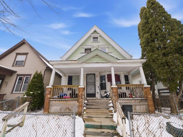 2813 N 21st St, Milwaukee, WI 53206