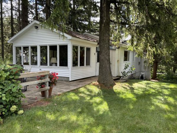 514 Sharpes Dr, Elkhart Lake, WI 53020