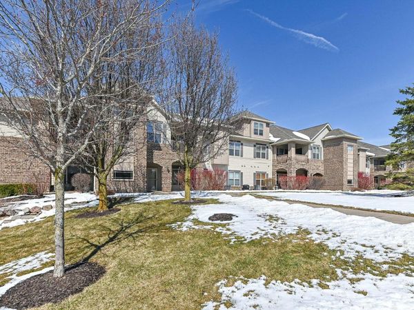 3053 W Drexel Ave, Unit 111, Franklin, WI 53132