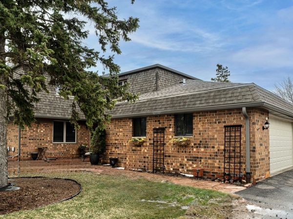 8179 S Forest Hills Cir, Franklin, WI 53132