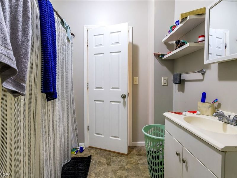 3161 Scranton Road, Cleveland, OH 44109 Photo 38