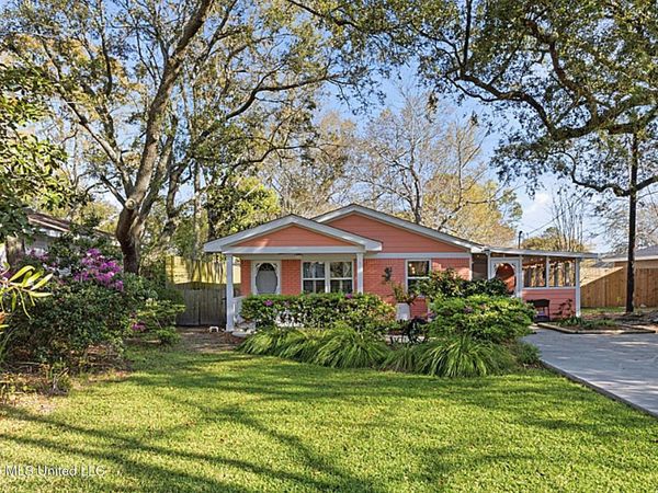 1409 Porter Avenue, Ocean Springs, MS 39564