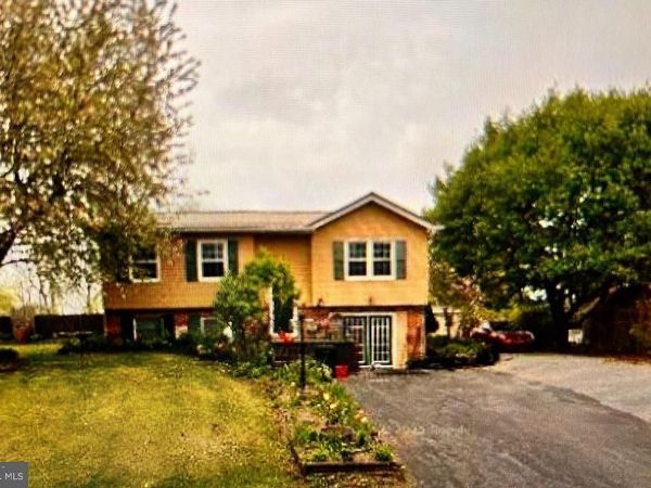211 N VANESSA DRIVE , PLEASANT GAP, PA 16823