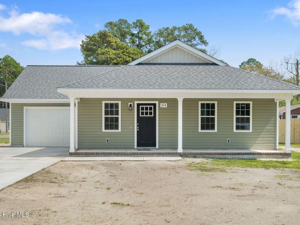 214 N Walnut Street , Rose Hill, NC 28458