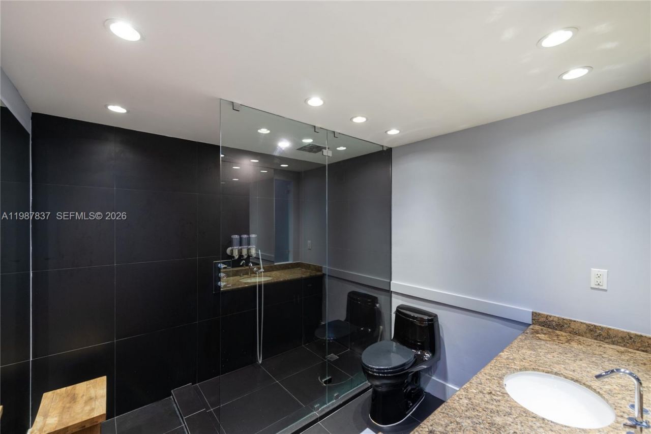 2301 Collins Ave, Unit 1009, Miami Beach, FL 33139 Photo