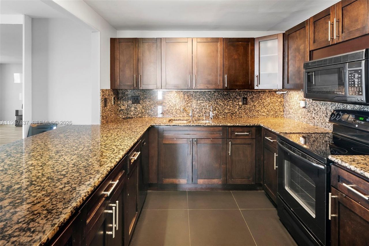 2301 Collins Ave, Unit 1009, Miami Beach, FL 33139 Photo
