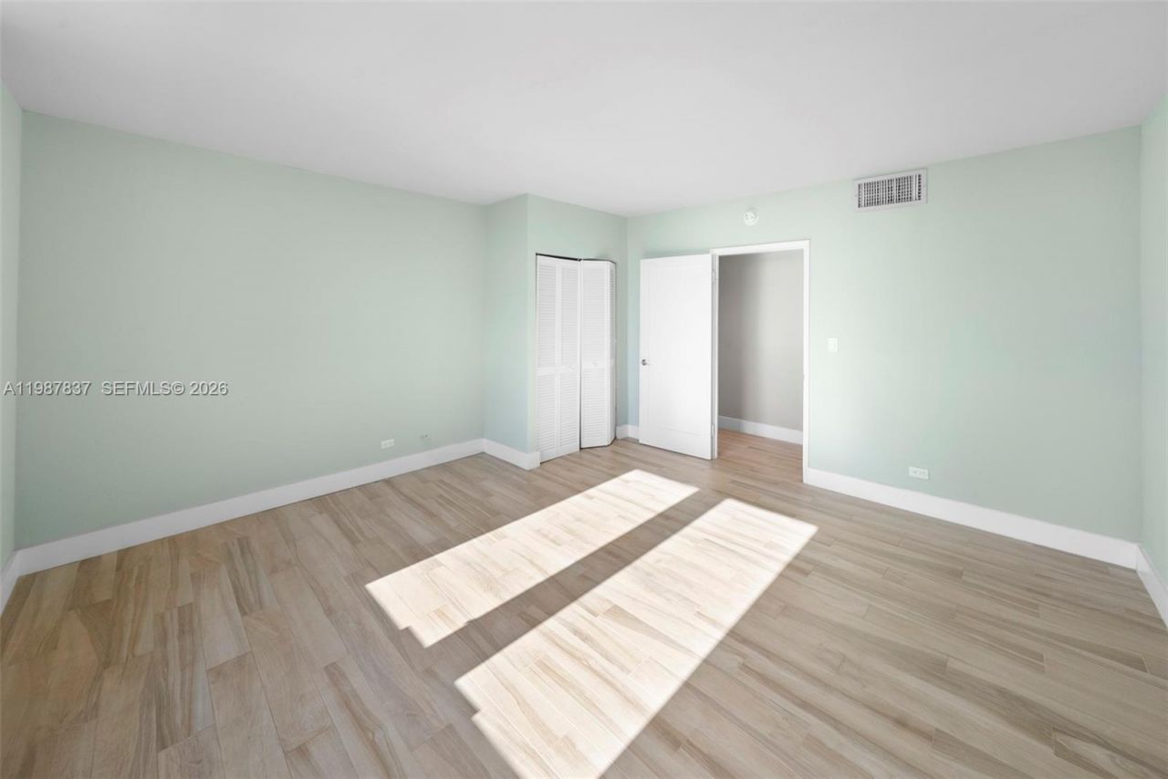 2301 Collins Ave, Unit 1009, Miami Beach, FL 33139 Photo