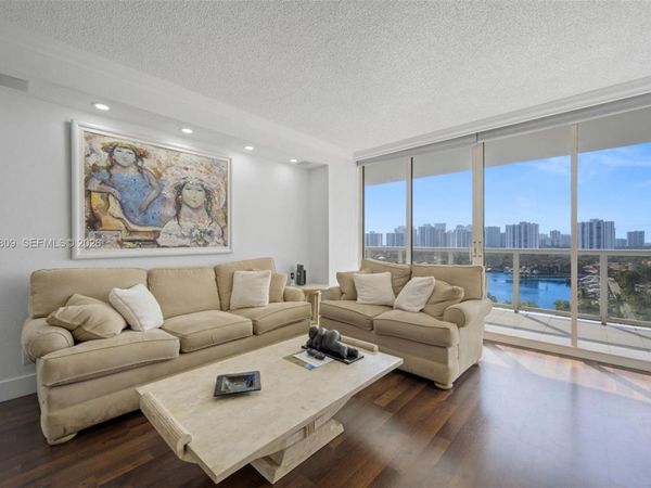 3598 Yacht Club Dr, Unit 1204, Aventura, FL 33180