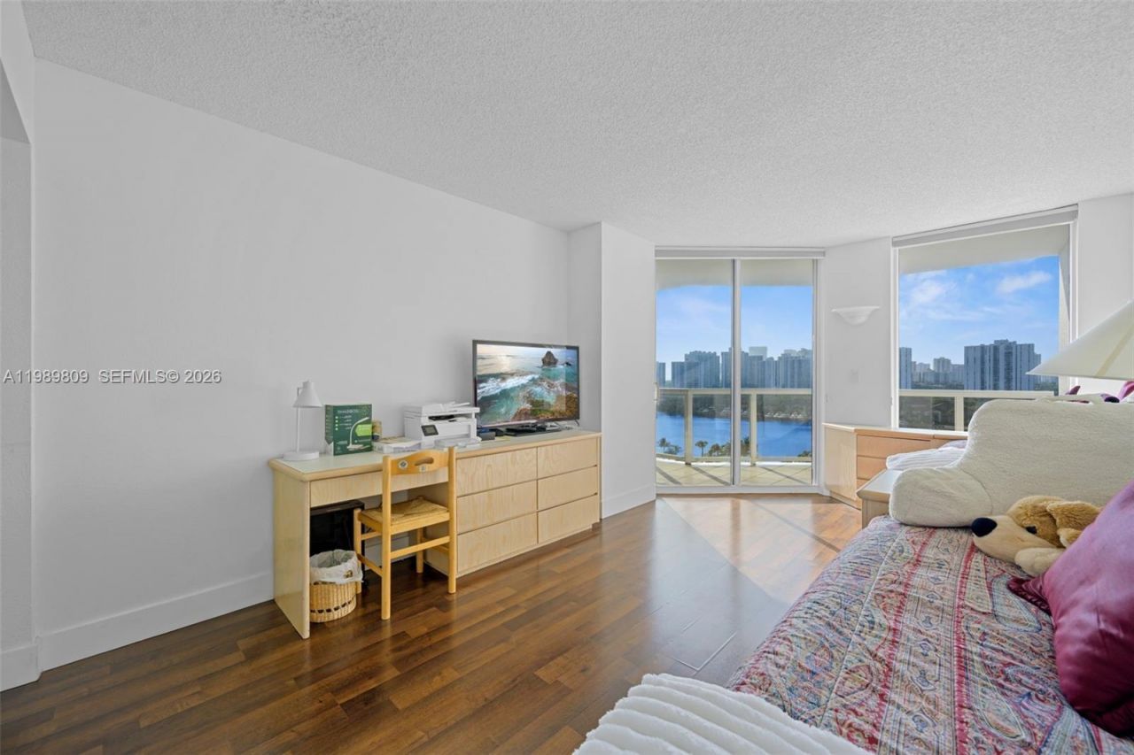 3598 Yacht Club Dr , Unit 1204, Aventura, FL 33180 Photo