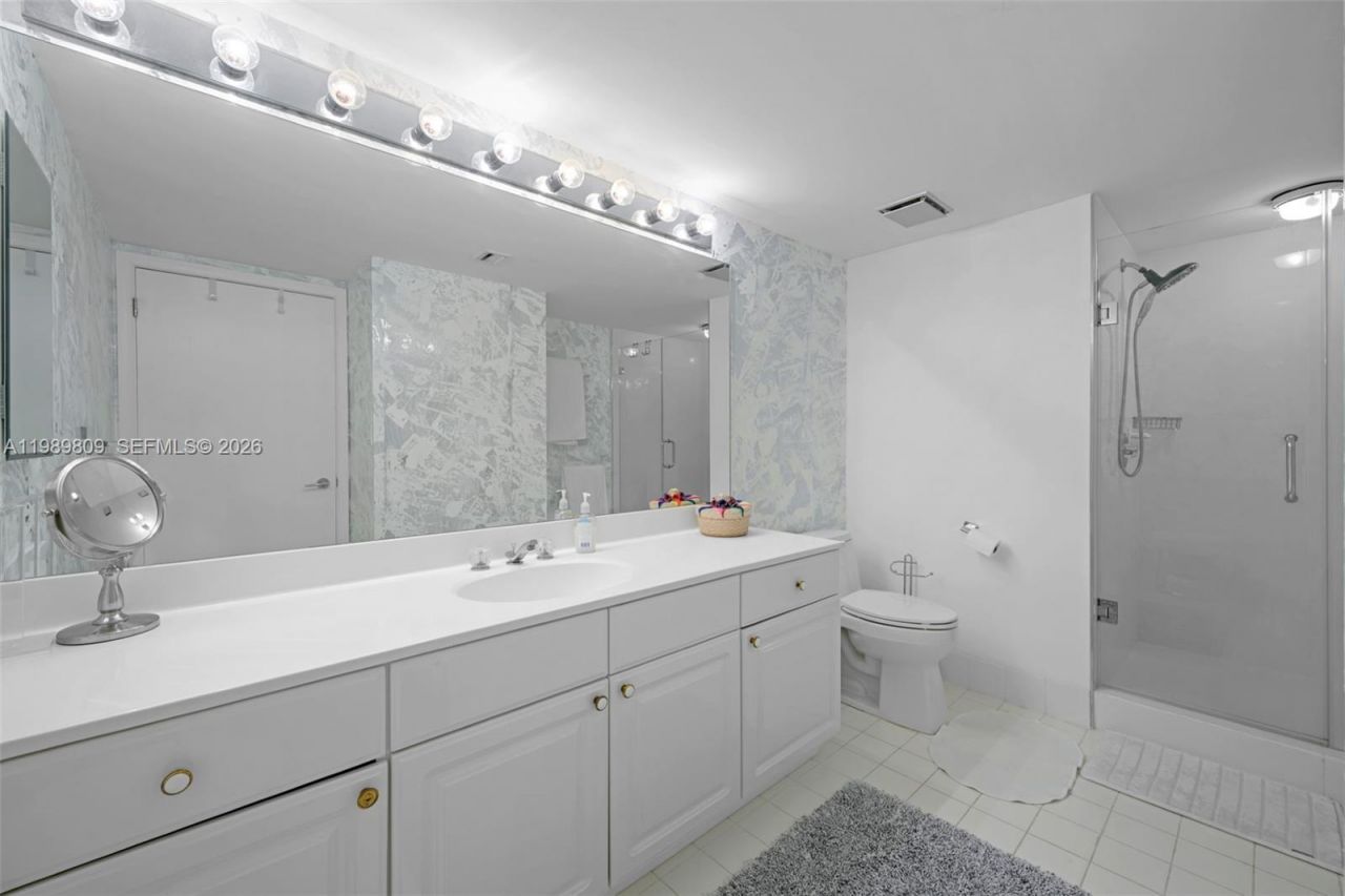 3598 Yacht Club Dr, Unit 1204, Aventura, FL 33180 Photo