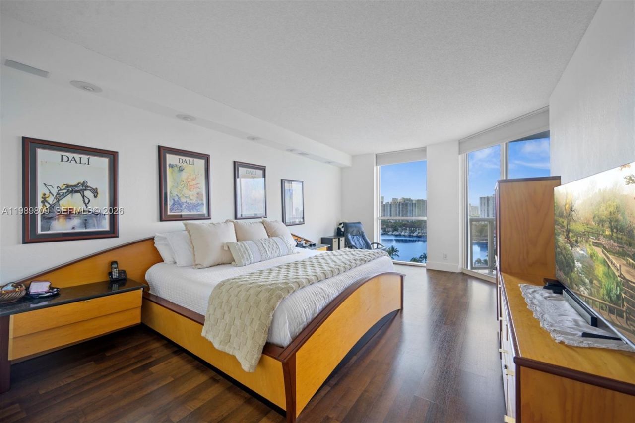 3598 Yacht Club Dr , Unit 1204, Aventura, FL 33180 Photo