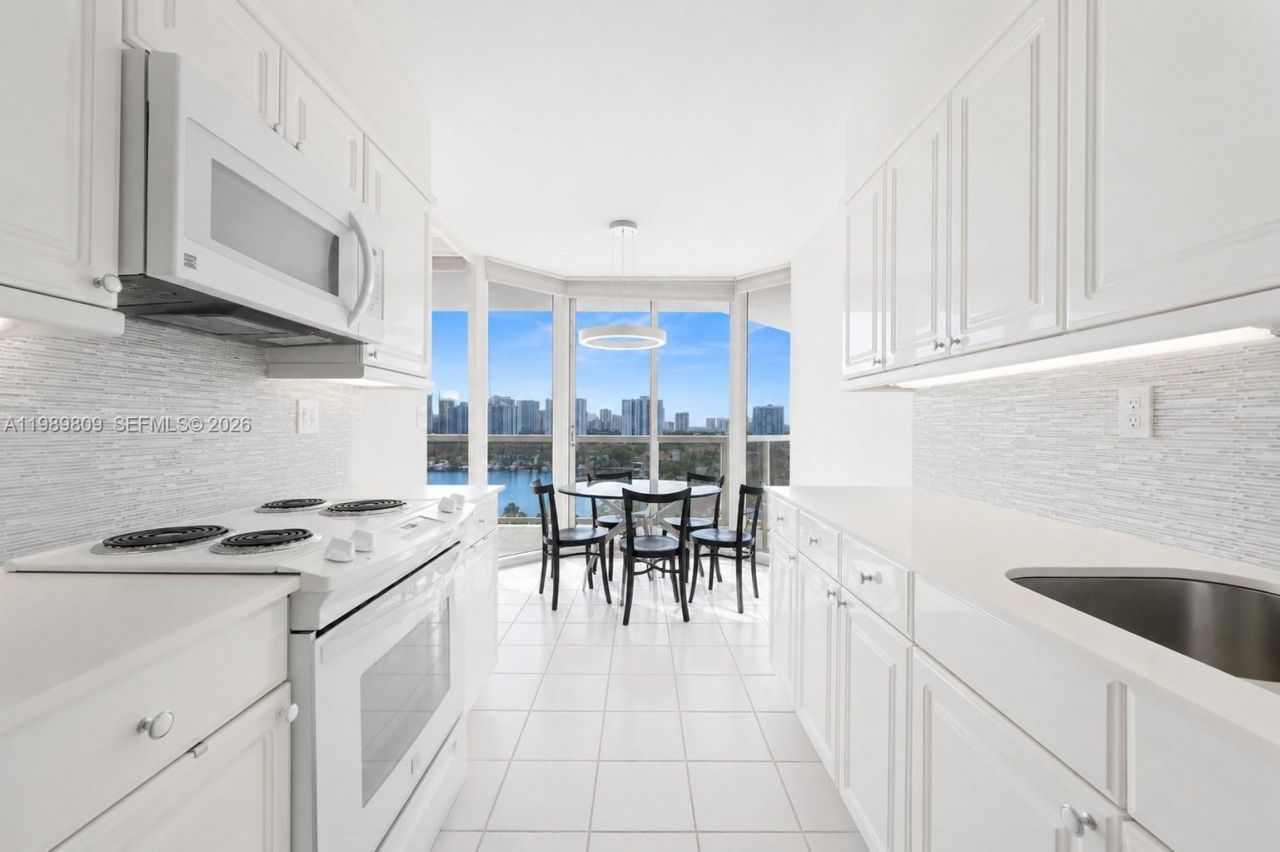 3598 Yacht Club Dr, Unit 1204, Aventura, FL 33180 Photo