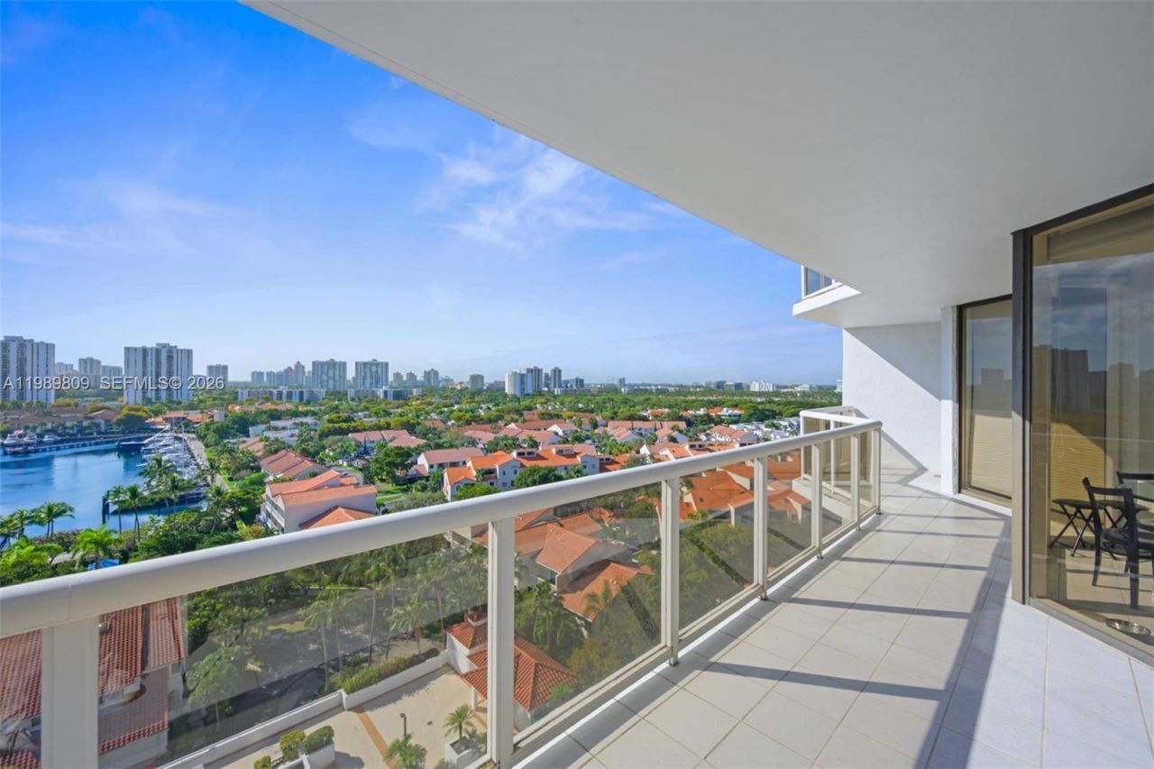 3598 Yacht Club Dr, Unit 1204, Aventura, FL 33180 Photo