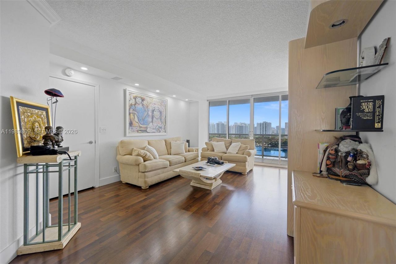 3598 Yacht Club Dr , Unit 1204, Aventura, FL 33180 Photo