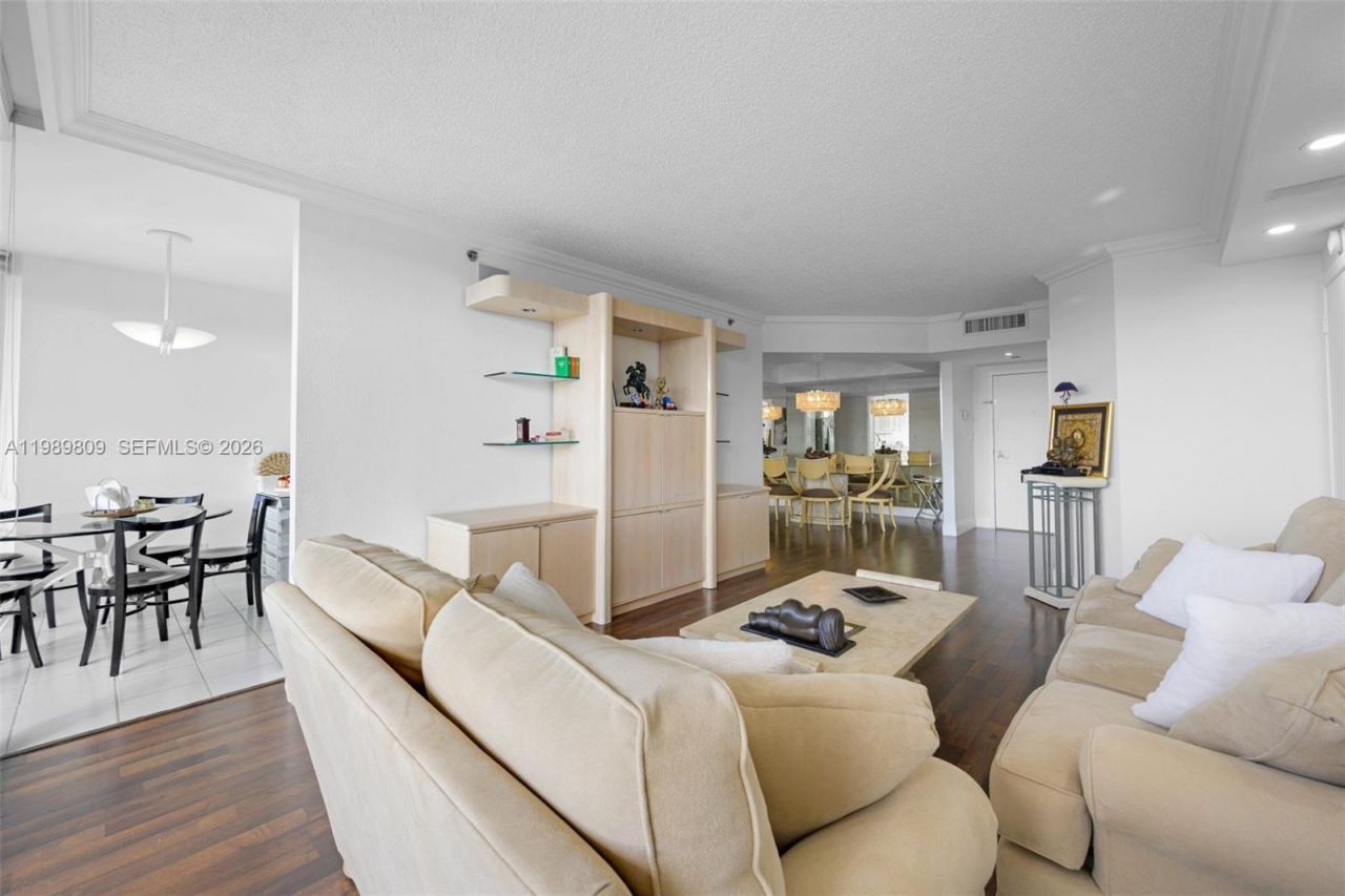 3598 Yacht Club Dr , Unit 1204, Aventura, FL 33180 Photo