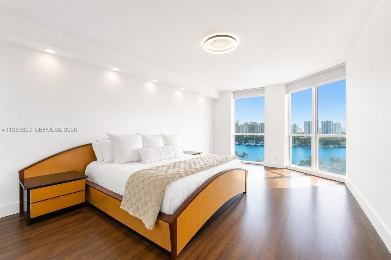 3598 Yacht Club Dr, Unit 1204, Aventura, FL 33180 Photo
