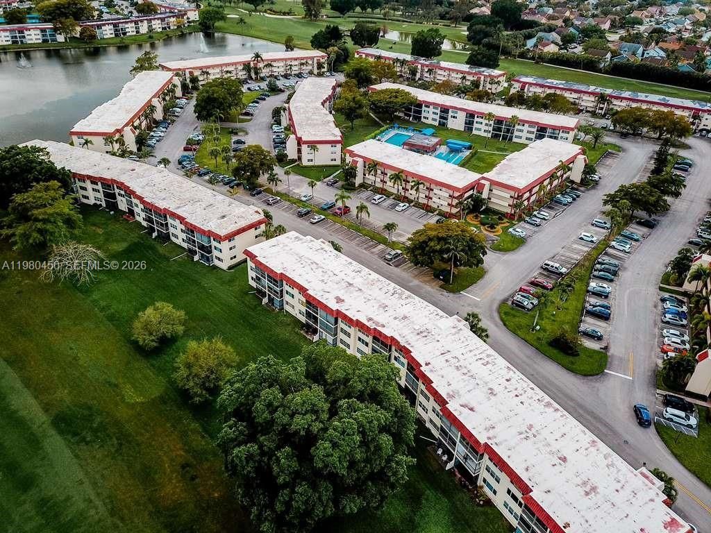9200 N Hollybrook Lake Dr , Unit 303, Pembroke Pines, FL 33025 Photo