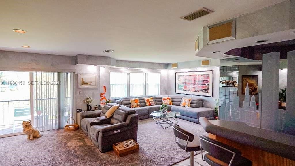 9200 N Hollybrook Lake Dr , Unit 303, Pembroke Pines, FL 33025 Photo