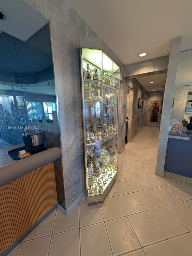 9200 N Hollybrook Lake Dr , Unit 303, Pembroke Pines, FL 33025 Photo