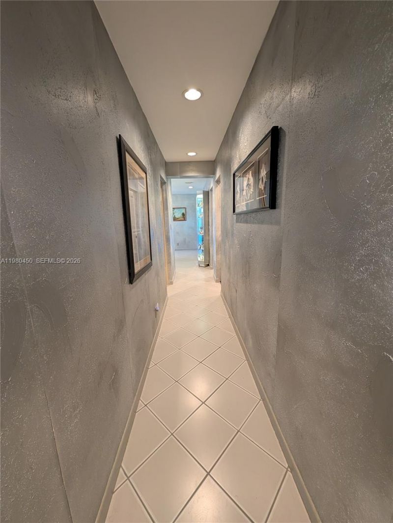 9200 N Hollybrook Lake Dr , Unit 303, Pembroke Pines, FL 33025 Photo