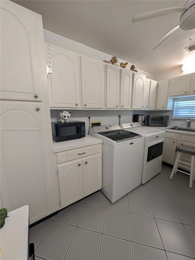 9200 N Hollybrook Lake Dr , Unit 303, Pembroke Pines, FL 33025 Photo