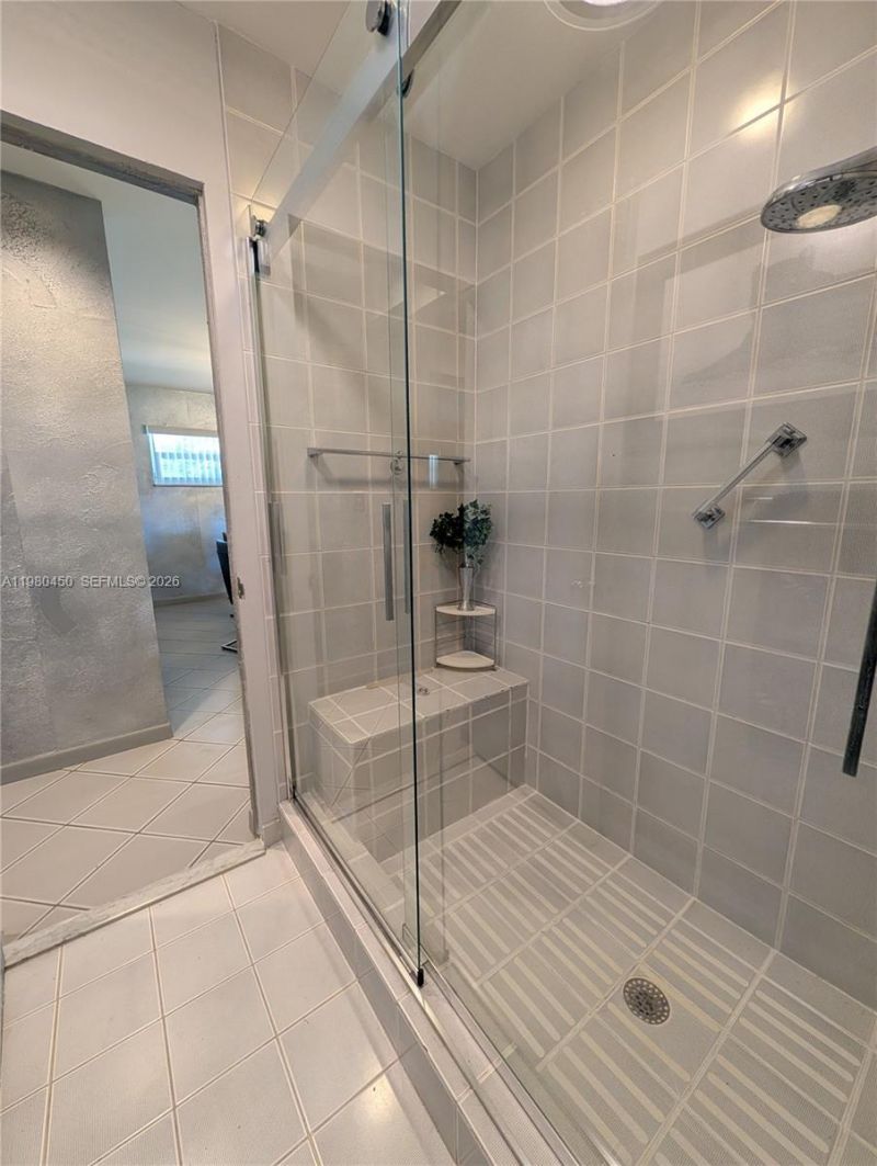 9200 N Hollybrook Lake Dr , Unit 303, Pembroke Pines, FL 33025 Photo