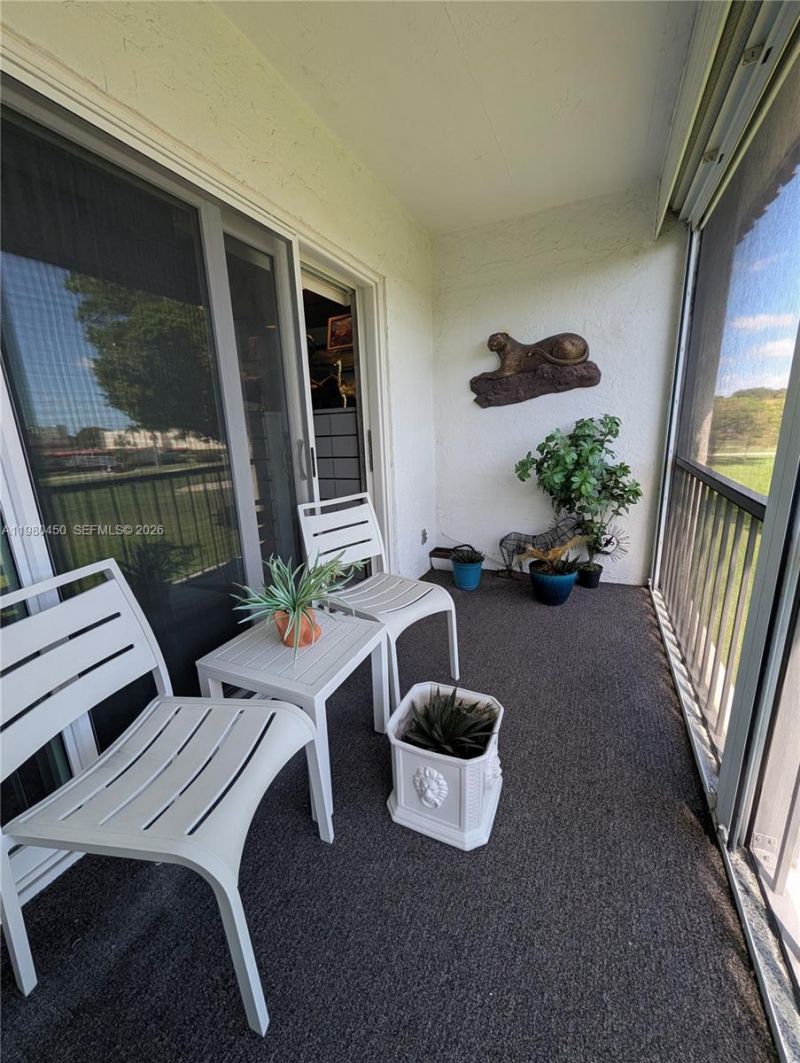 9200 N Hollybrook Lake Dr , Unit 303, Pembroke Pines, FL 33025 Photo