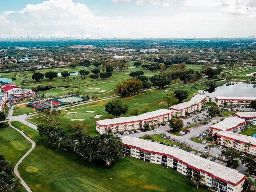 9200 N Hollybrook Lake Dr , Unit 303, Pembroke Pines, FL 33025 Photo