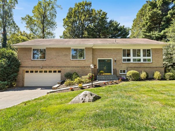 40 Penny Lane, Scarsdale, NY 10583