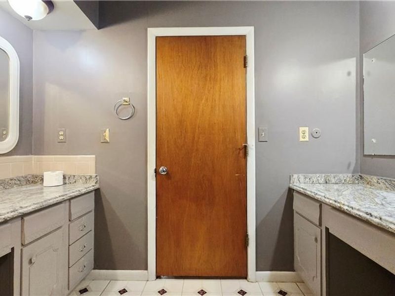 3306 Burgoyne Drive, Dayton, OH 45405 Photo 12