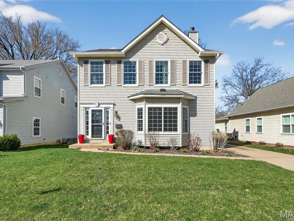 1221 Ruth Drive, Kirkwood, MO 63122