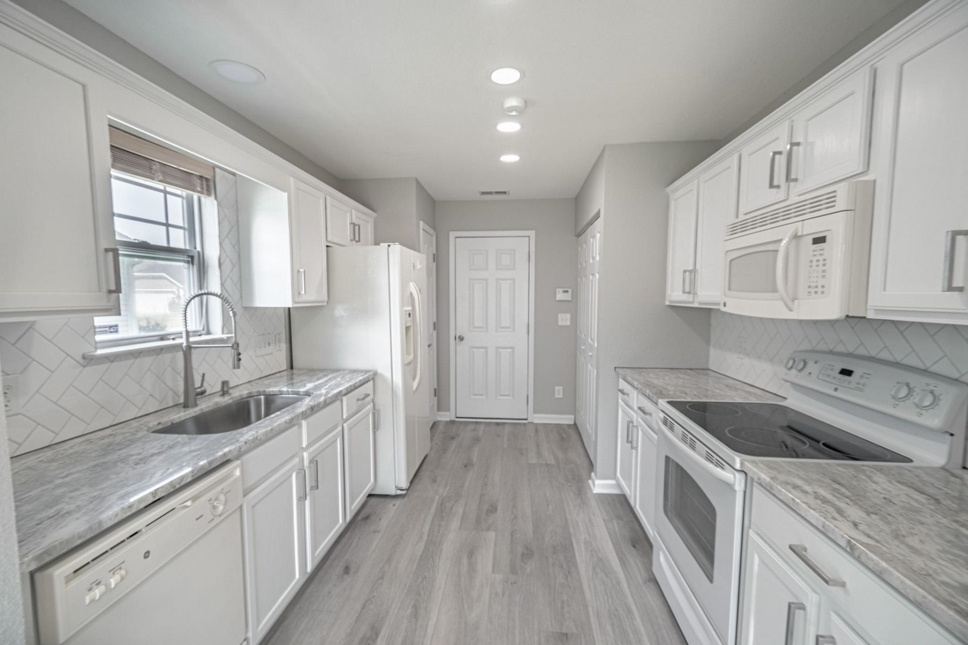 1201 Eagle Creek Dr. Photo 10